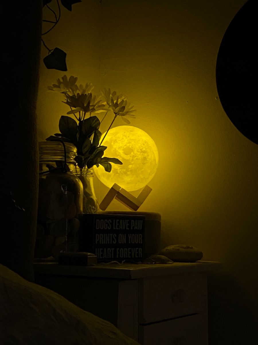 Battery-Powered 8Cm LED Moon Lamp - Starry Night Light with Stand for Bedroom Decor & Kids Gift